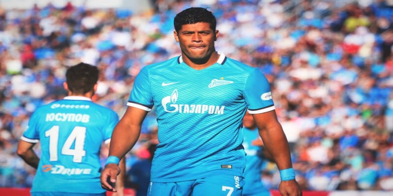 Cầu thủ Hulk bắt đầu sự nghiệp  tại CLB Esporte Clube Victoria ở Salvador